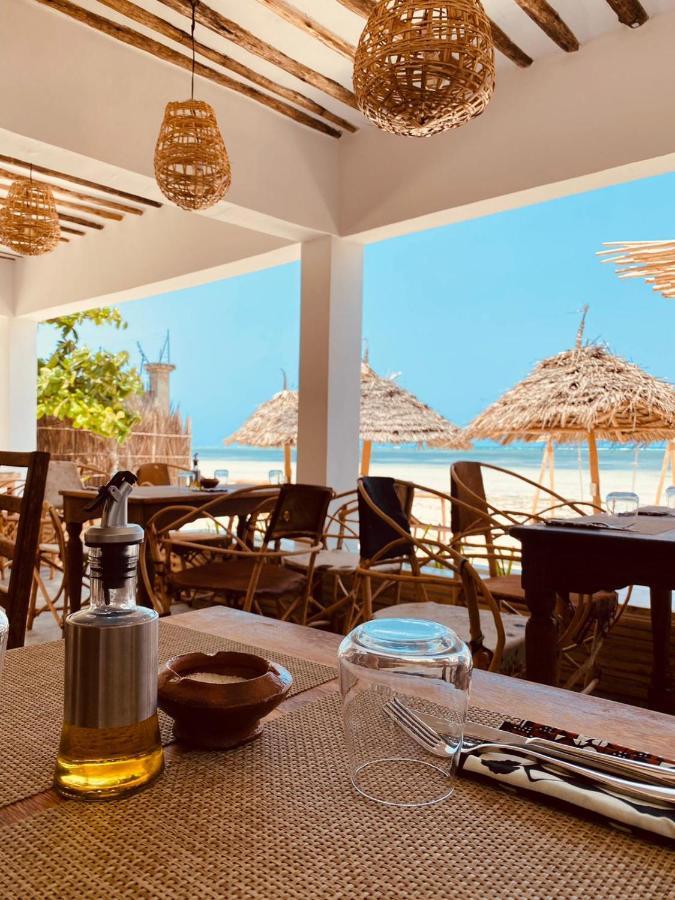 בווג'ו Helwas Zanzibar Beach Hotel מראה חיצוני תמונה