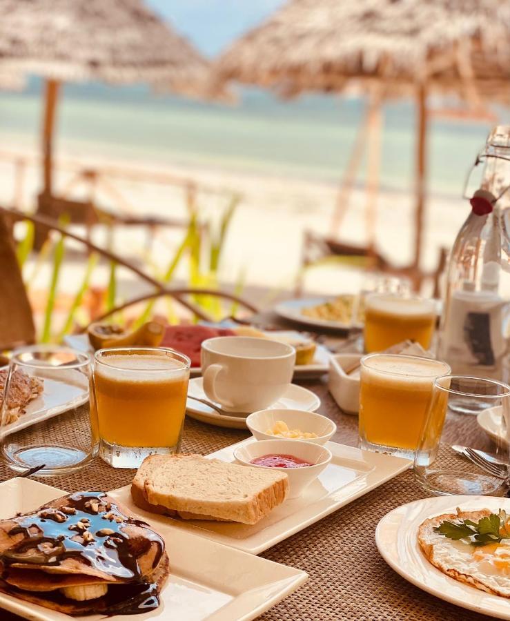 בווג'ו Helwas Zanzibar Beach Hotel מראה חיצוני תמונה