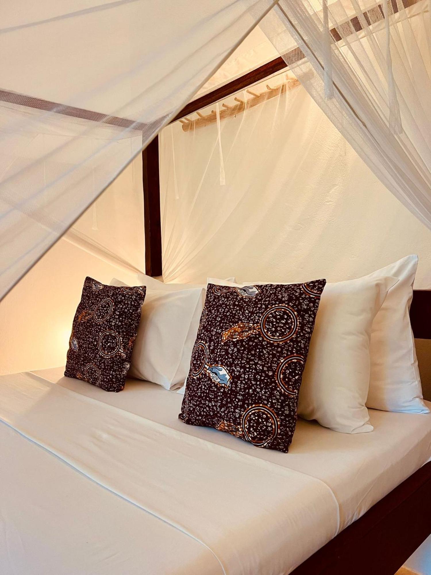 בווג'ו Helwas Zanzibar Beach Hotel מראה חיצוני תמונה