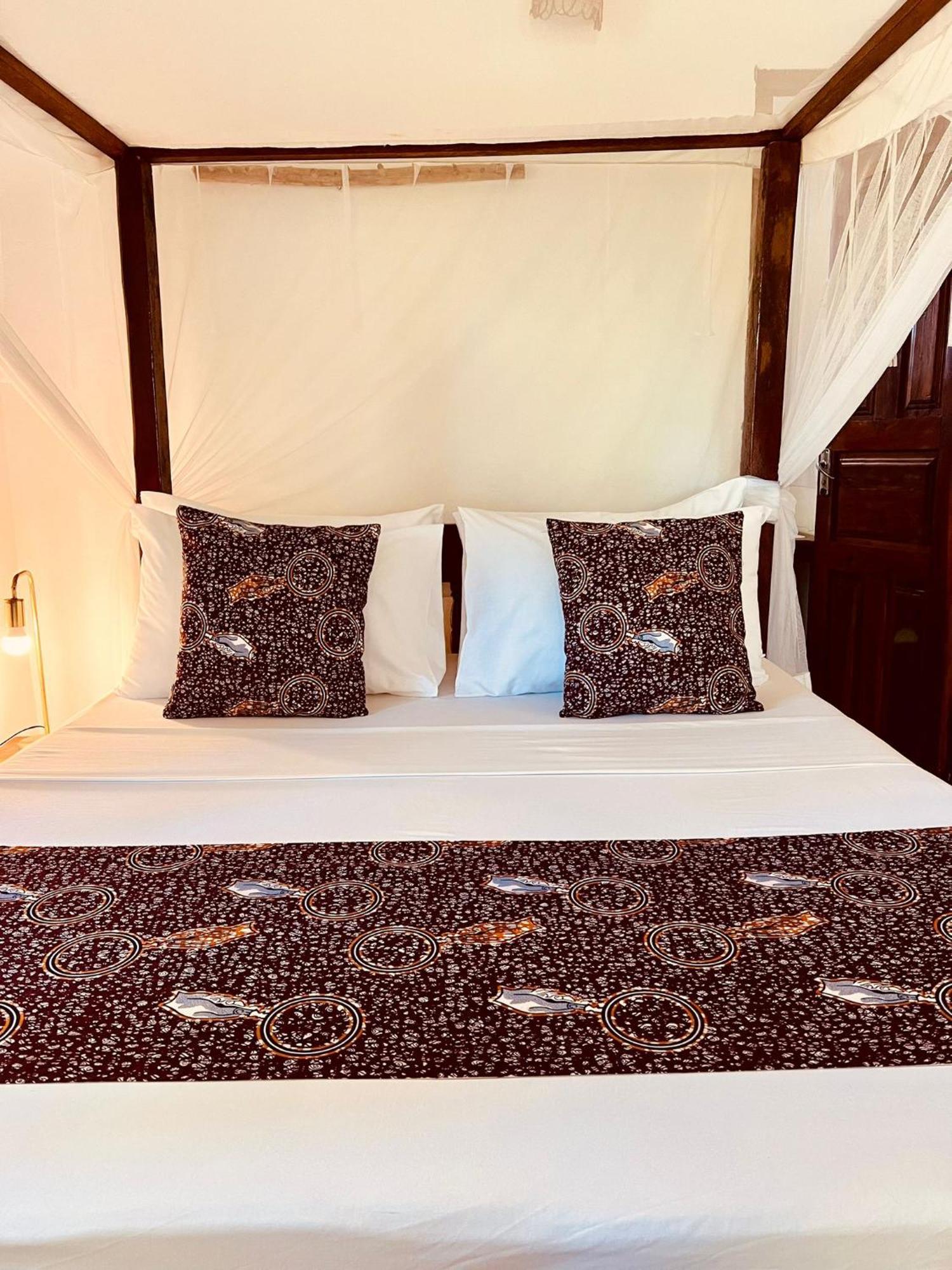 בווג'ו Helwas Zanzibar Beach Hotel מראה חיצוני תמונה