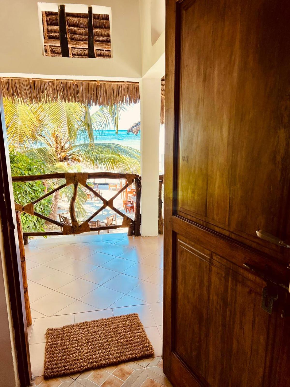 בווג'ו Helwas Zanzibar Beach Hotel מראה חיצוני תמונה